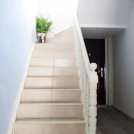 Ulpia House Guest house *